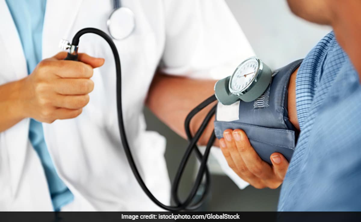 ConsumerVoiceIn's tweet card. India's newly enforced labour codes require employers to provide annual free health checkups for all workers over 40, part of a broader reform to boost preventive care, extend social security and...
