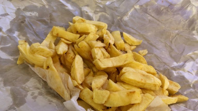 Cheery_slacker's tweet card. The unnamed youngster admitted avoiding fruit and vegetables since primary school because he did not like the textures.