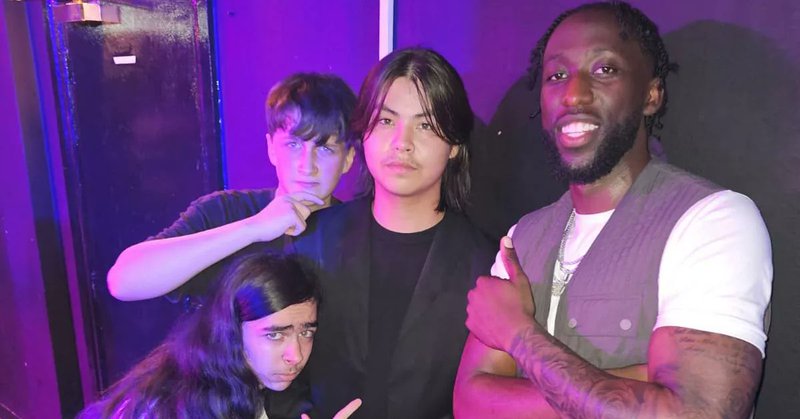 Tweet card summary image