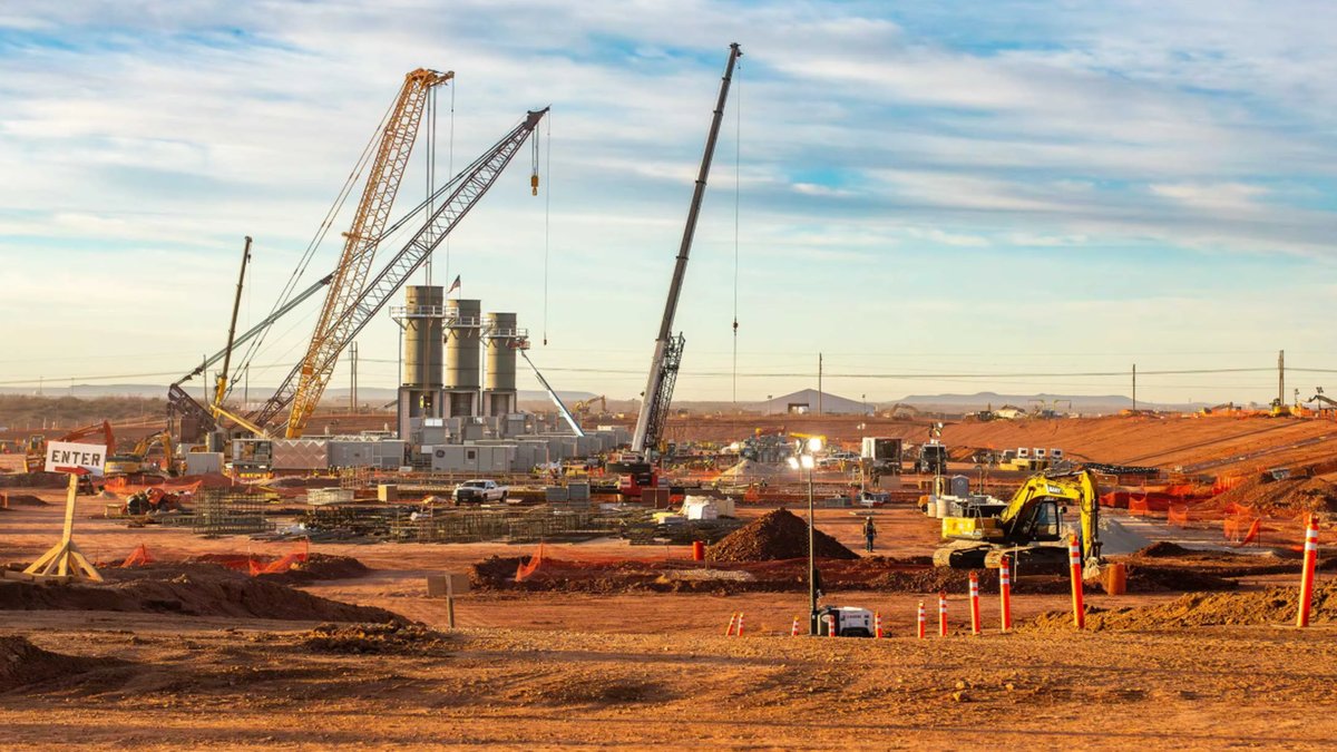 matt___sharp's tweet card. OCI Zettascale10 has 6x more GPUs than 2024's Zettascale supercomputer