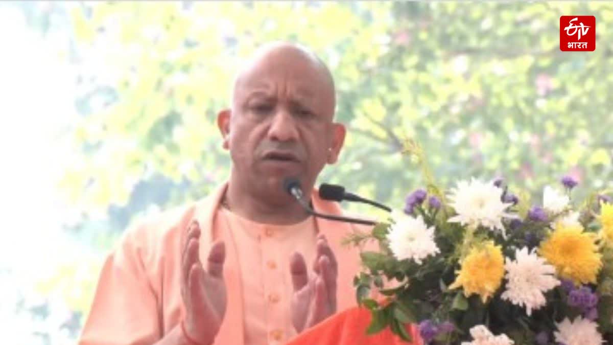 mishra_c's tweet card. गोरखपुर में सरदार वल्लभ भाई पटेल की स्मृति में एकता यात्रा को हरी झंडी दिखाकर किया रवाना.