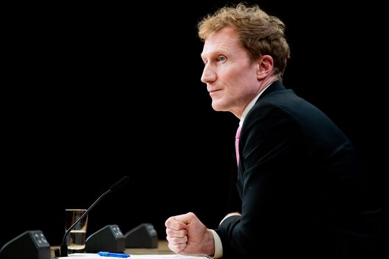 AlexUsherHESA's tweet card. Statscan report finds about 19 per cent of international students with study permits from 2019 had no record of being enrolled at a college or university in Canada