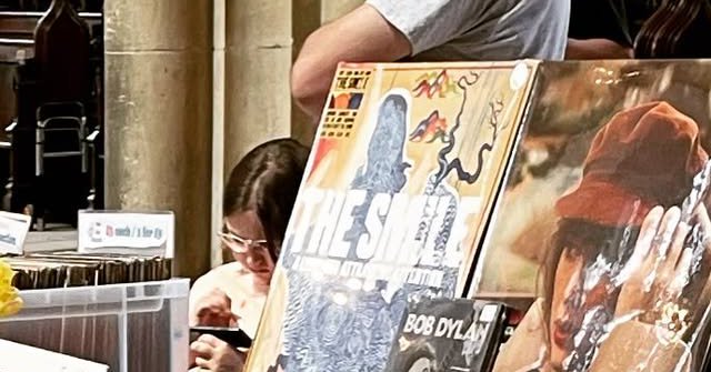 Tweet card summary image