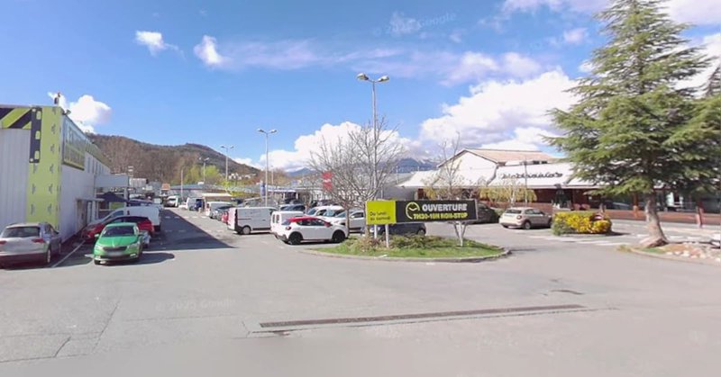 Tweet card summary image