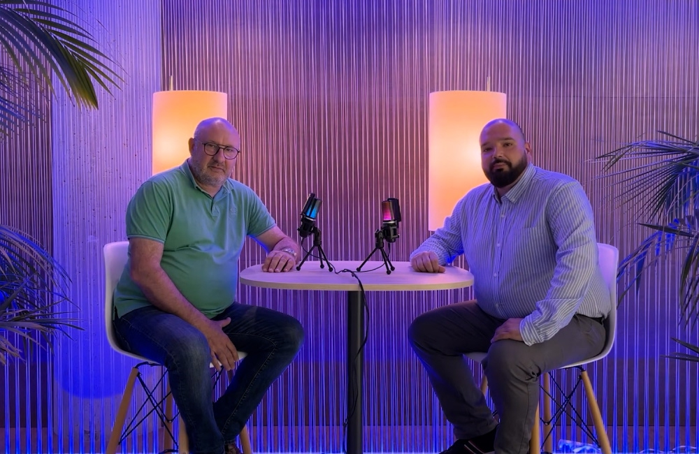 TelefonicaTech's tweet card. En este episodio de Telefónica B2B Sales Podcast, compartimos nuestro conocimiento y experiencia sobre cómo la robótica está cambiando la forma de trabajar en las fábricas, mejorando la eficiencia y...