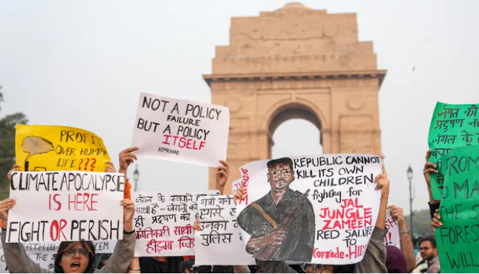 UnSubtleDesi's tweet card. Anti pollution protests in Delhi turned into a show of strength by Urban Naxals when protestors used chilli powder, lionised Madvi Hidma | OpIndia News