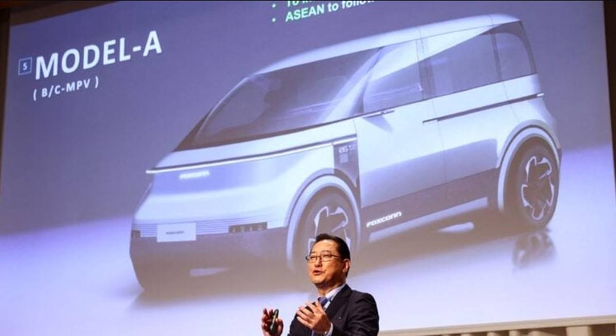 foroelectricos's tweet card. El gigante Foxconn, conocido por fabricar el iPhone, presenta su Model A, una plataforma de coche eléctrico pensada para marcas que quieran lanzar modelos propios sin grandes inversiones. Su objeti...