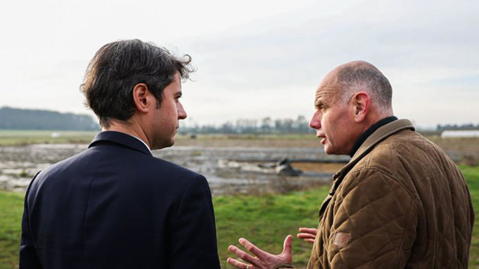 BenoitDevault's tweet card. Le Premier ministre Gabriel Attal a assuré ce dimanche 28 janvier 2024 qu’il envisageait des mesures « supplémentaires », aux niveaux nation...