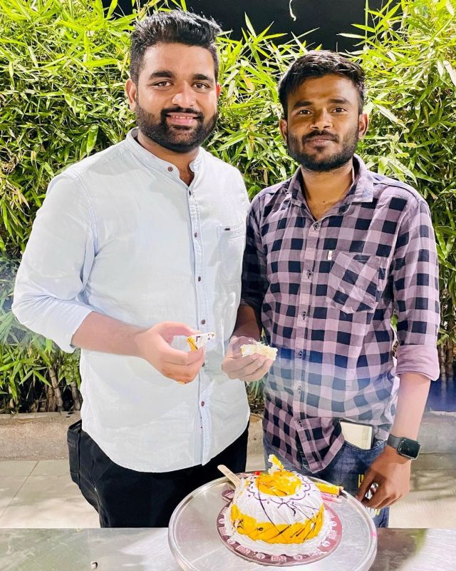 vips9395's tweet card. 💬 0  🔁 0  ❤️ 0 · Thank you for all your birthday greetings. Yes, another long year and another number added to my age, but it is still great to hear from all of you out there. (at Sheetal Hotel ,N.…