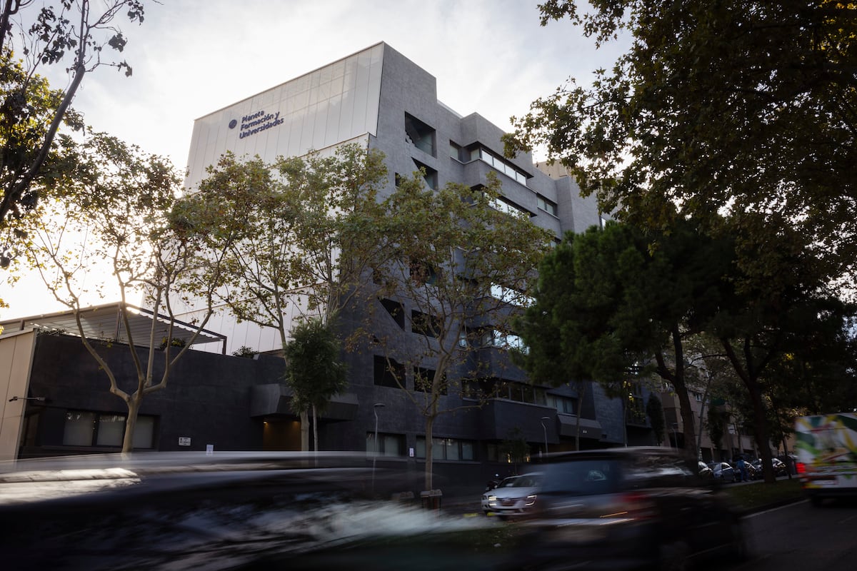 elpaiscatalunya's tweet card. Ilerna y Planeta se pasan al convenio de docencia tras denuncias a inspección y presión de sindicatos, por tener a los empleados con contratos de oficinas