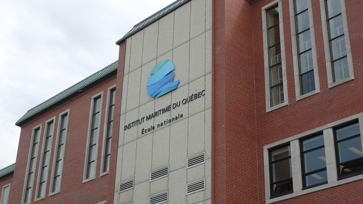 LAPIQ_1985's tweet card. Le Collège de Rimouski prévoit que la formation de sauvetage en eaux libres et sur glace pourra être offerte dès l'automne 2024, au campus de Lévis.