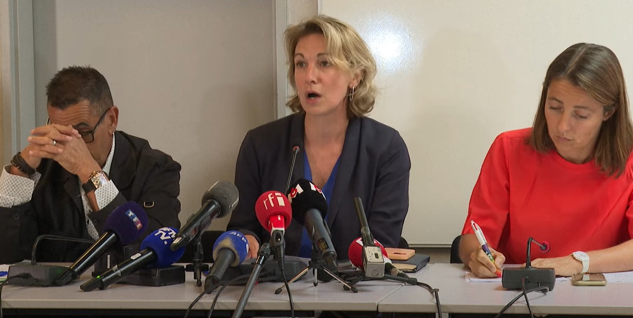 RevPermanente's tweet card. À l'issue de sa rencontre ce vendredi, l'intersyndicale appelle à une mobilisation le 18 septembre prochain, esquivant ainsi la date du 10 septembre et pariant sur la possibilité d'un dialogue avec...