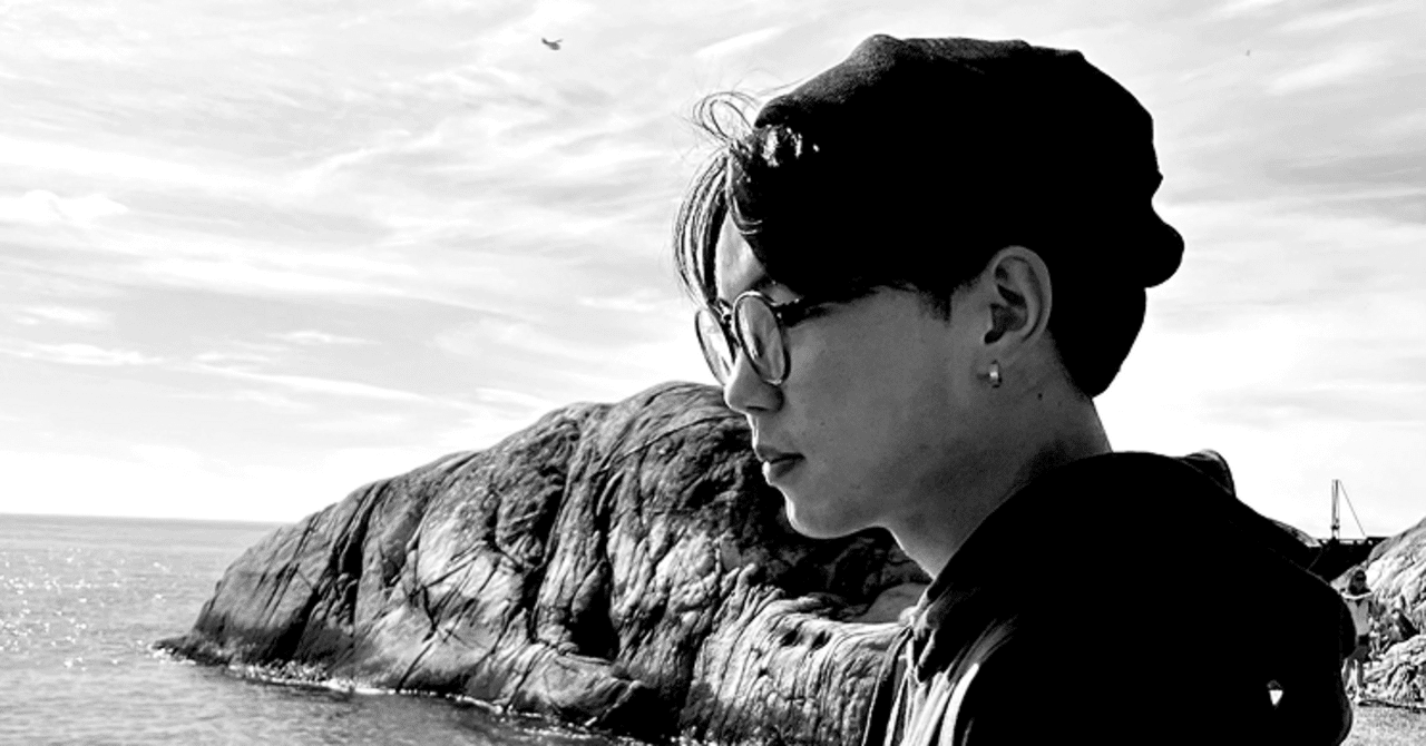 Yusei_WebDesign's tweet card. こんにちは、はじめましてYuseiと申します。これが初投稿です。 まずはいつか私に興味をもってくれる誰かのために、自己紹介をしようかと思います。 経歴 富山県の進学校から栃木の大学へ。2020年に卒業し、国の研究機関に新卒入社しました。この時はウェブサイト制作とはかけ離れた仕事をしていました。 ウェブサイト制作に出会ったきっかけ 入社1年目、これから頑張って仕事していこうと意気込んでいた時に...