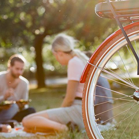 KatiSuurmunne's tweet card. The life of a communicator would be much easier if everything were black and white. The truth, however, is usually somewhere in the countless shades of grey, especially when talking about energy-re...