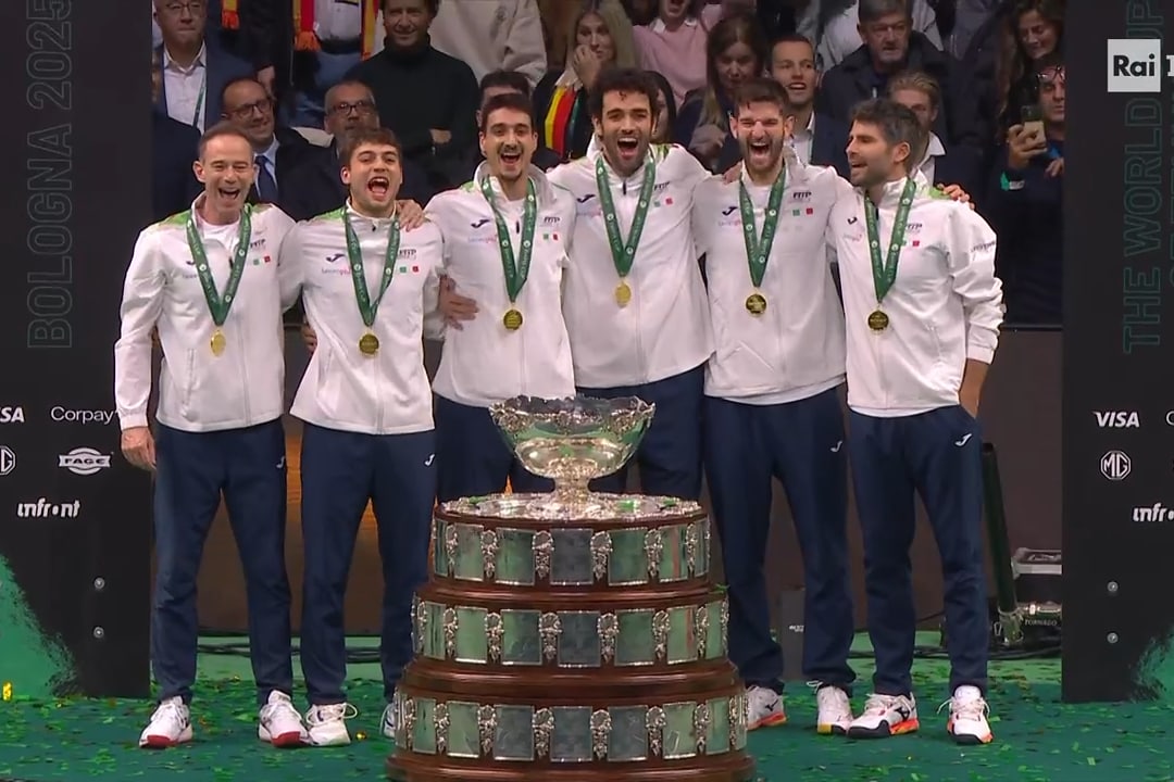 Federic01996's tweet card. Ecco gli ascolti del 23 novembre 2025 PRIME TIME Nella serata di ieri, domenica 23 novembre 2025, su Rai1 Non così vicino ha interessato 2.348.000 spettatori pari al 15.2% di share. Su Canale5 La...