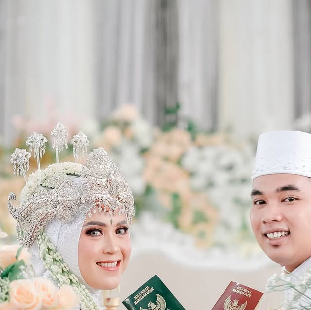 myserver9's tweet card. WEDDING PHOTOGRAPHY (@iseestory) • Instagram photo