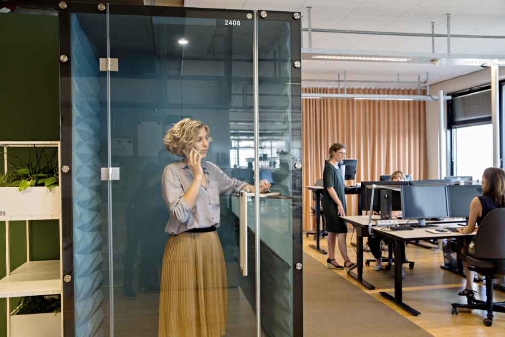 VisuallyConnect's tweet card. Paul Mac examines the evolving world of open-plan offices and how best to make these reinvented spa