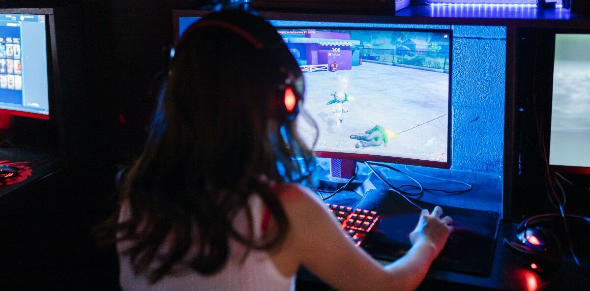 Vanessa_Lalo's tweet card. Ceux qui jouent présentent de meilleures performances cognitives. Alors laissez les geeker!