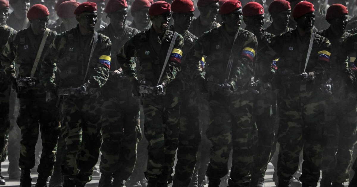 TAMARA_SUJU's tweet card. La inteligencia ucraniana revela que más de 120 soldados rusos, bajo el mando de Makarevich, entrenan fuerzas venezolanas en diversas tácticas militares.