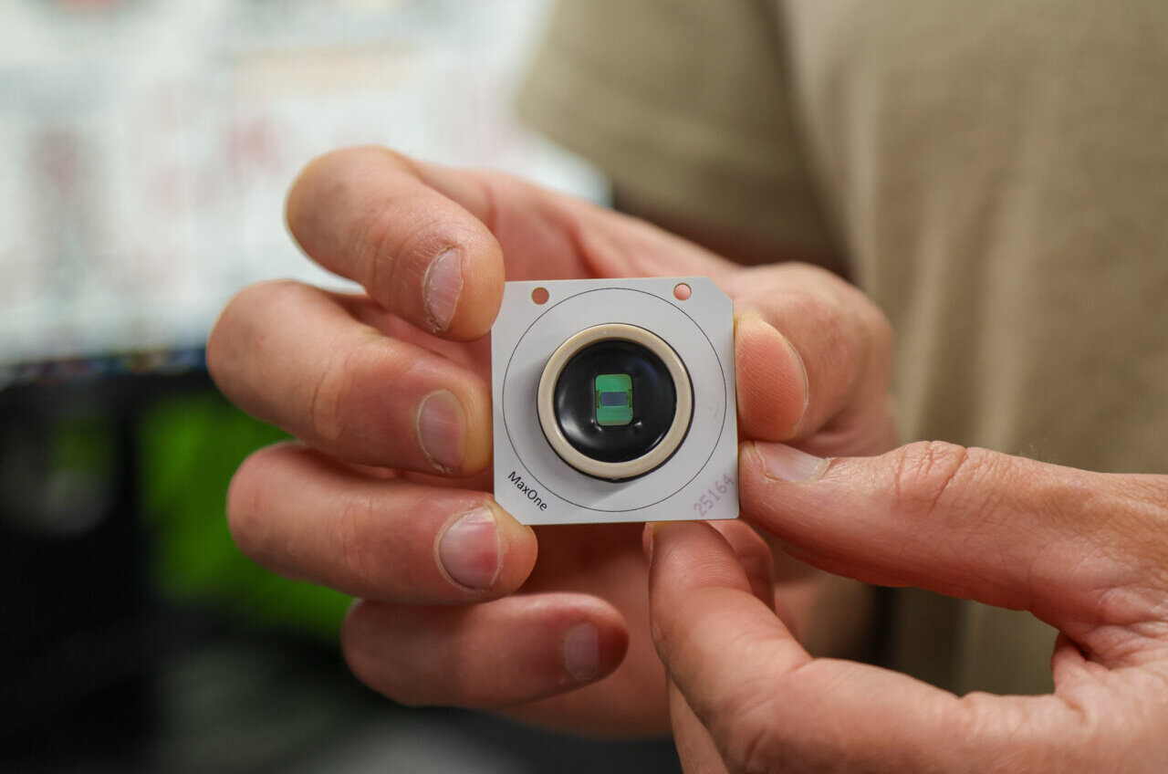 medical_xpress's tweet card. Humans have long wondered when and how we begin to form thoughts. Are we born with a pre-configured brain, or do thought patterns only begin to emerge in response to our sensory experiences of the...