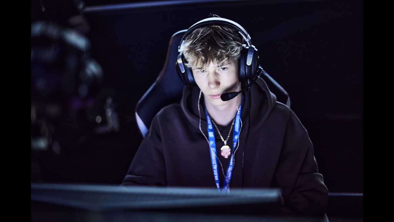 strings1x's tweet card. MrSavage - Stories from the Battle Bus