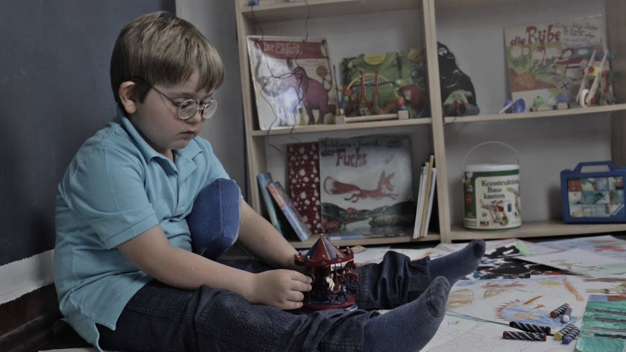 maximnoise's tweet card. Über Leben und Überleben | MaximNoise