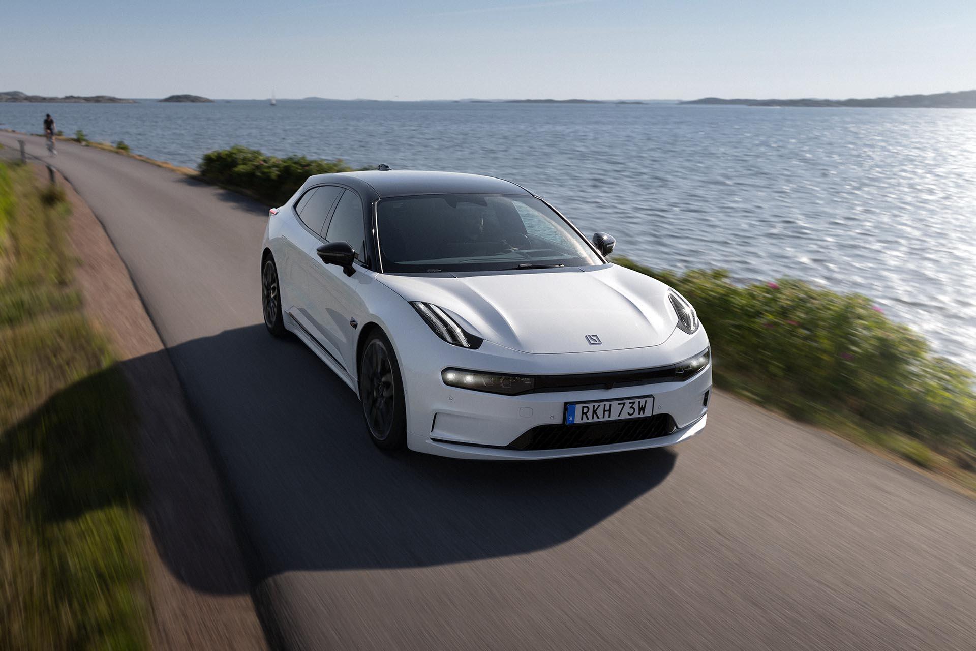 TopGearNL's tweet card. Nog een auto van Geely