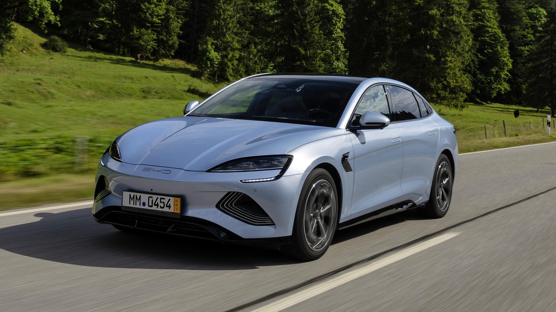 TopGearNL's tweet card. We testen de Excellence AWD-uitvoering