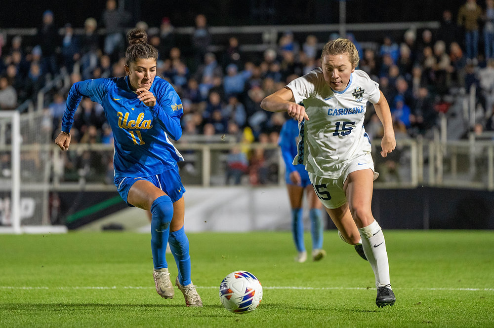 wsportsxchange's tweet card. If you thought you could go back to saying nothing was on after the Olympics wrapped up, I have some bad news: the women's college soccer season is right around the corner. If players like Naomi...