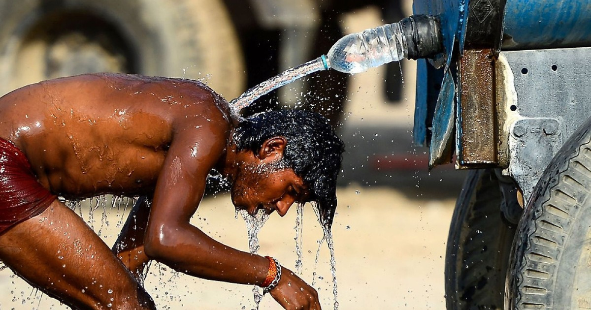 CMA518's tweet card. (서울=뉴스1) 김예슬 기자 = 섭씨 50도에 육박하는 폭염이 인도와 파키스탄을 강타하고 있는 가운데 엎친 데 덮친 격으로 심각한 물과 전력 부족까지 지역 주민들을 고통스럽게 만들고 있다. 3일(현지시간) 영국 일간 가디언은 이 지역에 살고 있는 2명의 주민과 전문가들의 인터뷰를 진행하면서 기후 변화로 인해 지역 주민의 삶이 '지옥'에 가까워졌다고 전했