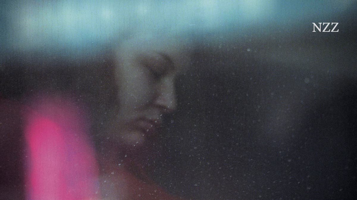 NZZWissen's tweet card. Junge Menschen leiden immer häufiger an Angststörungen. Was das genau ist und wann Sie Hilfe holen sollten.