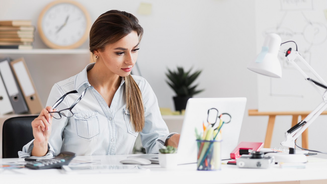 weblinkspark's tweet card. According to the present digital marketing trends, the landing page is an essential part of every business website for lead generation and enhancing user experience.