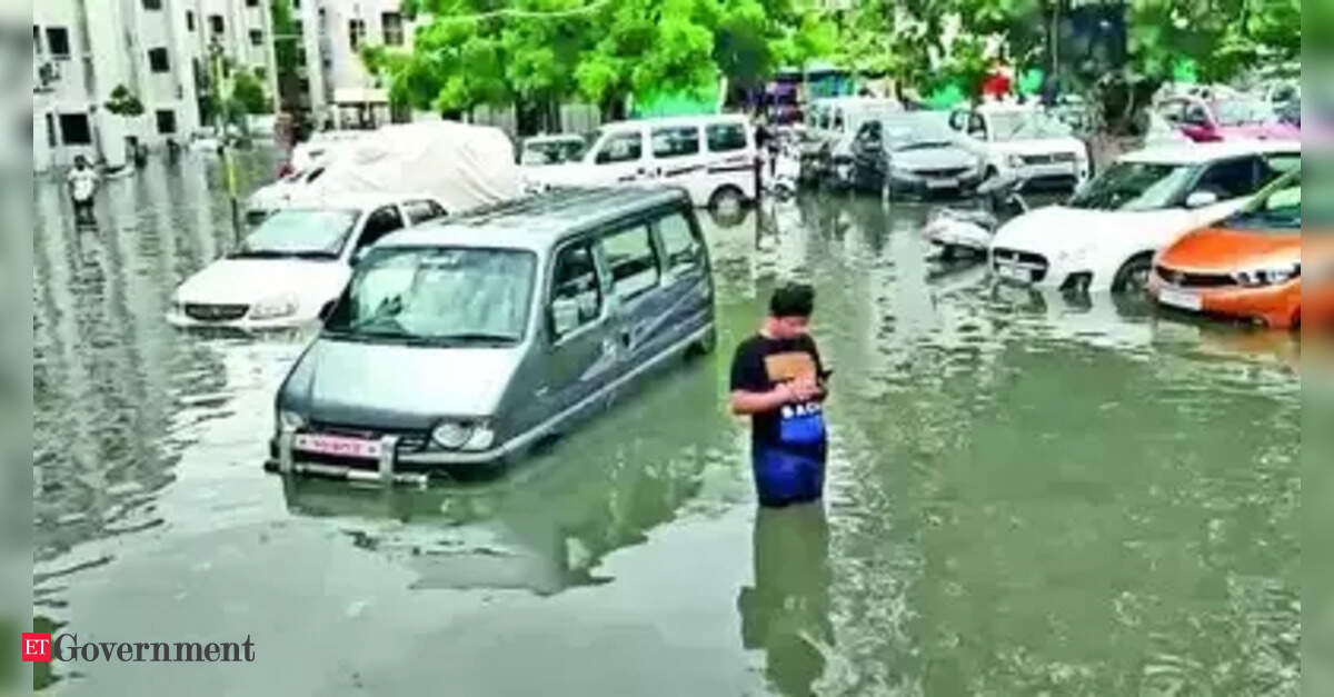 NIUA_India's tweet card. Urban Flooding: Leveraging technology through GIS mapping, real-time monitoring, use of sensors and predictive modelling enables authorities to identify high-risk areas and implement targeted...