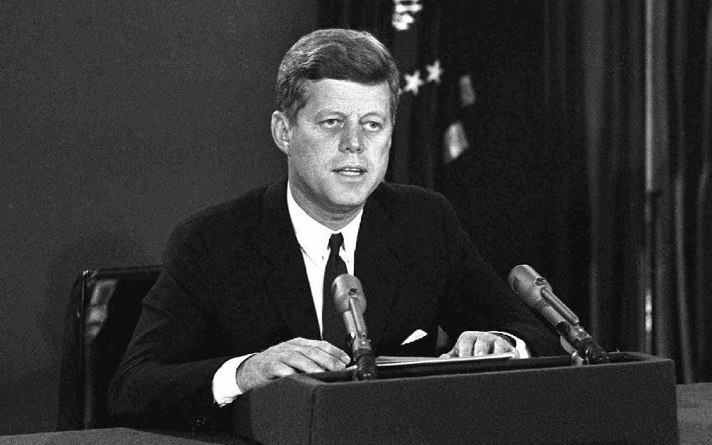 PaulEkman's tweet card. From frauds and imposters to scheming and scamming, these historical lies will make even your biggest fibs look harmless.