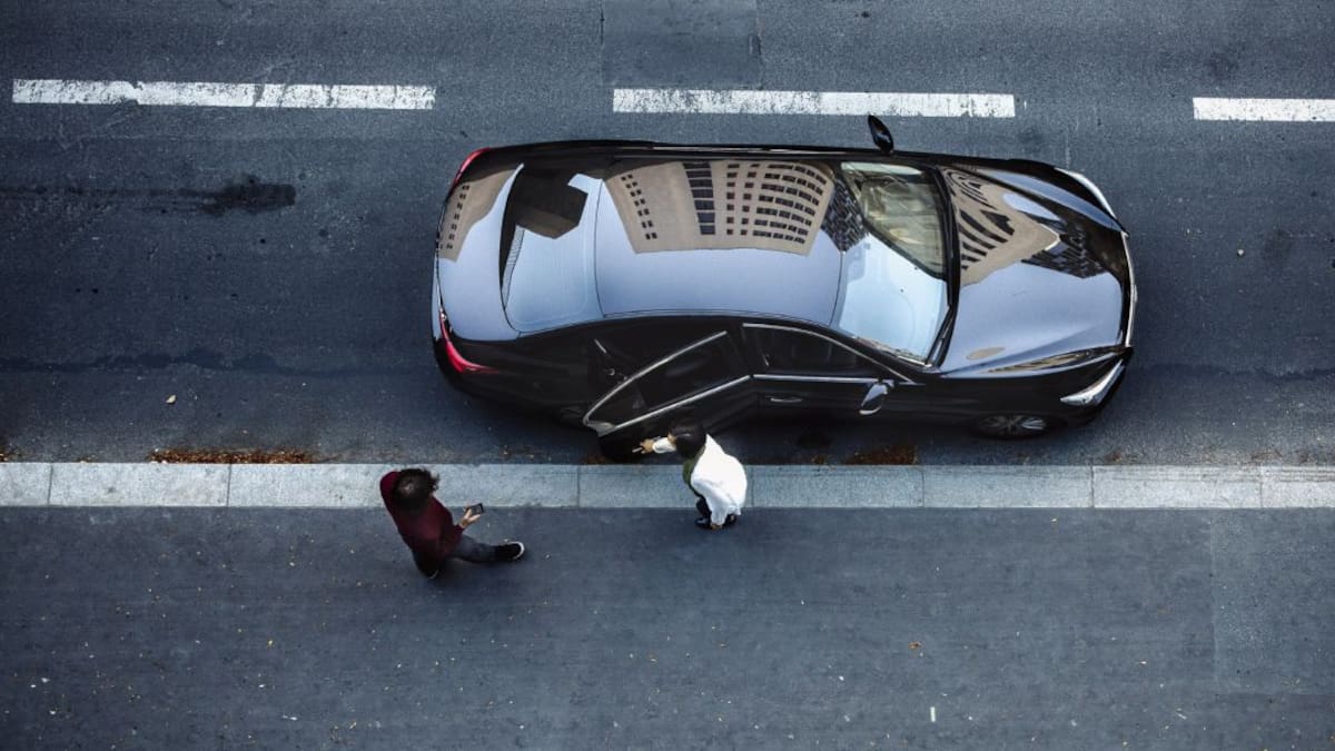 La_SER's tweet card. La Agencia Tributaria actuará sobre contribuyentes que utilizan medios de pago radicados en el extranjero y pondrá énfasis en el control de los operadores en monedas virtuales