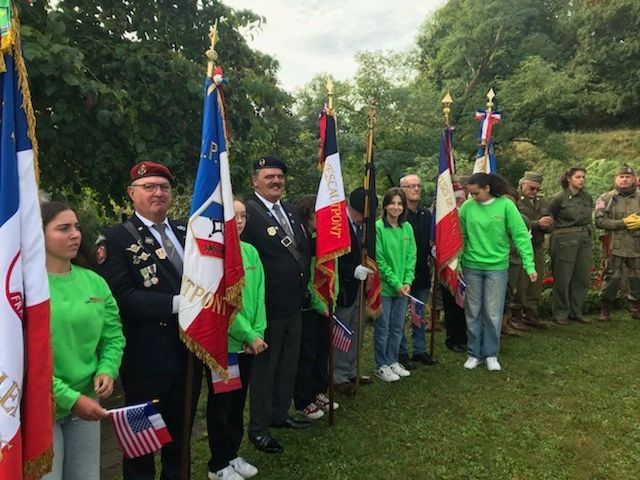 DirectionLpdc's tweet card. 🎉 80ème Anniversaire de la Libération 🎉 Nous sommes fiers d'annoncer que nos élèves du LYCEE POLYVALENT DU PAYS DE CONDE, accompagnées de M. Courdent, notre proviseur, ont eu l'honneur de partici...