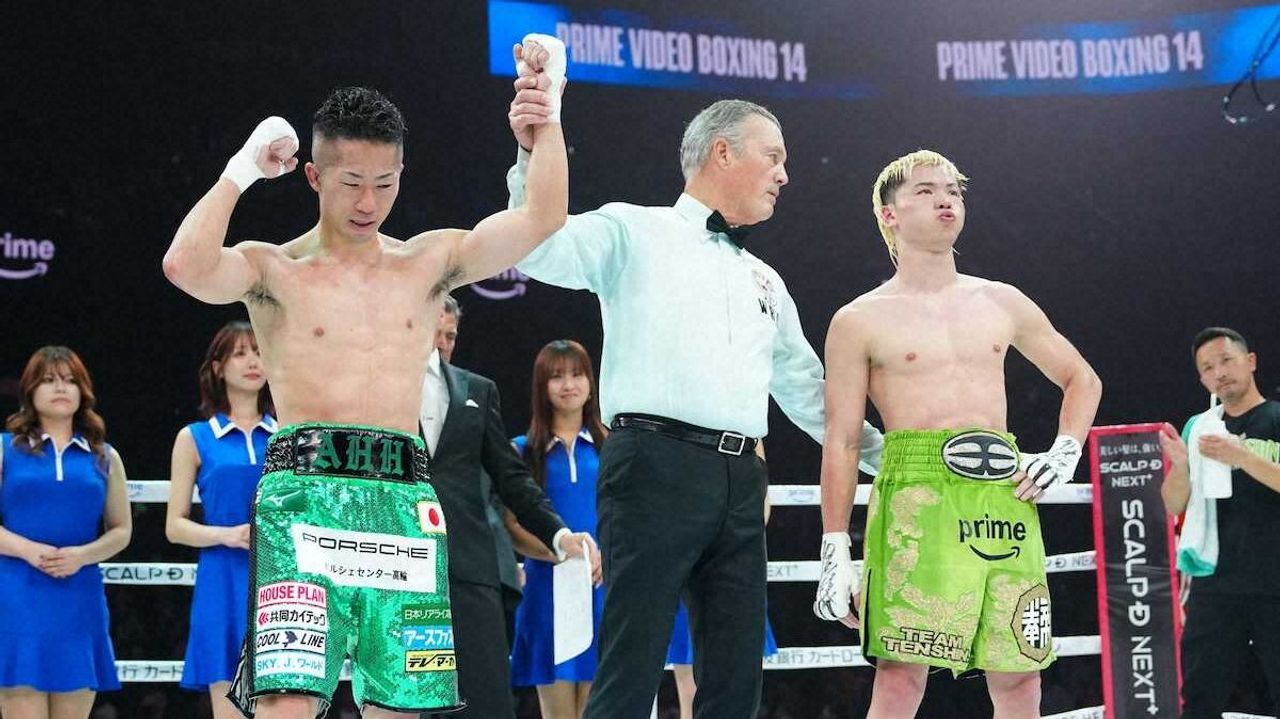 YahooNewsTopics's tweet card. ◇WBC世界バンタム級王座決定戦　同級2位・井上拓真(大橋)＜12回戦＞同級1位・那須川天心(帝拳)（2025年11月24日　トヨタアリーナ東京）　天心を倒したぞ！前WBA世界バンタム級王者の井上拓