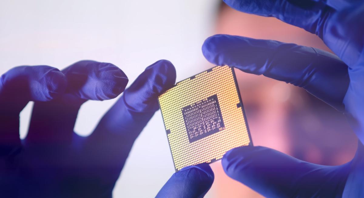 MidasIreland's tweet card. Ireland punches well above its weight in the semiconductor sector with nearly half of the world’s top players settling down here.