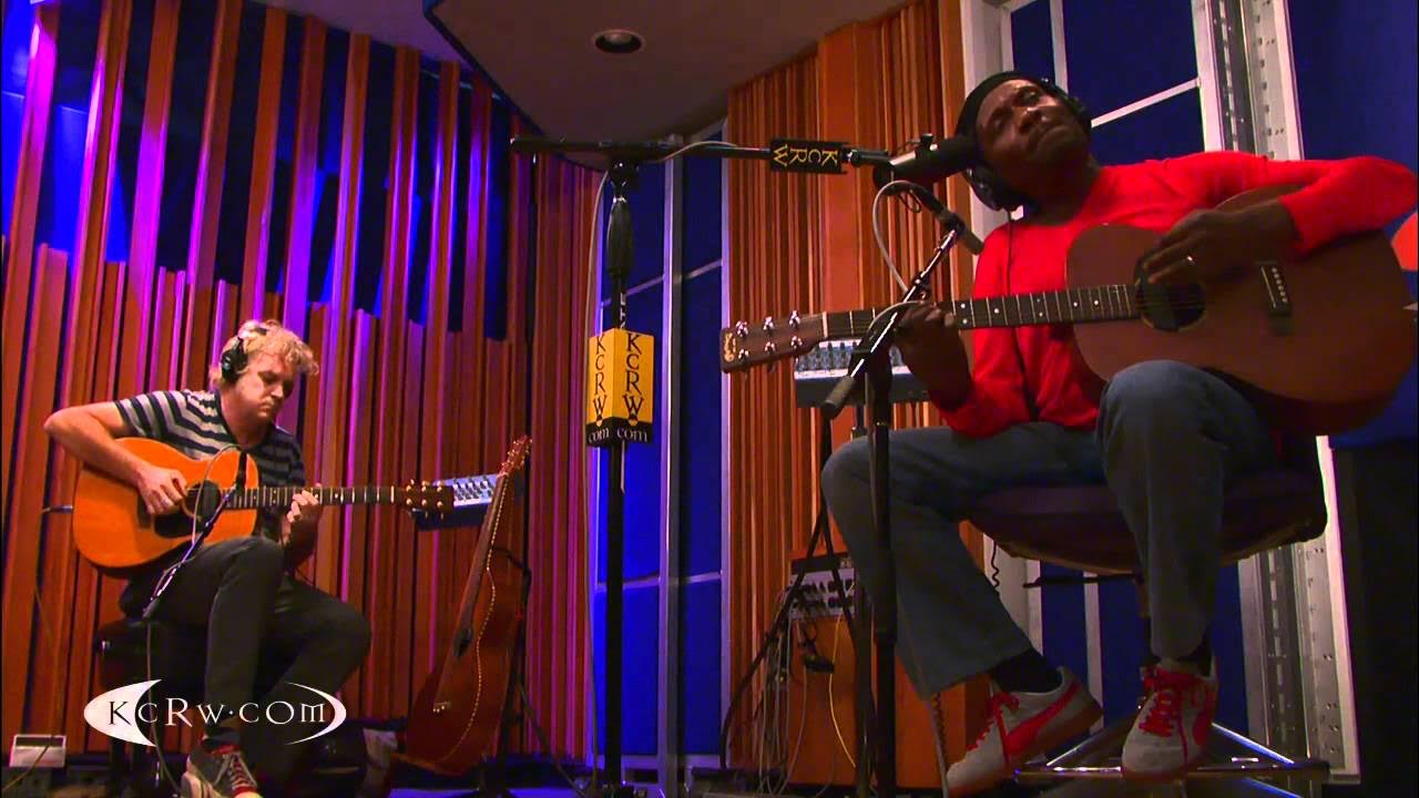 _lemon's tweet card. Jimmy Cliff performing "Many Rivers To Cross" on KCRW