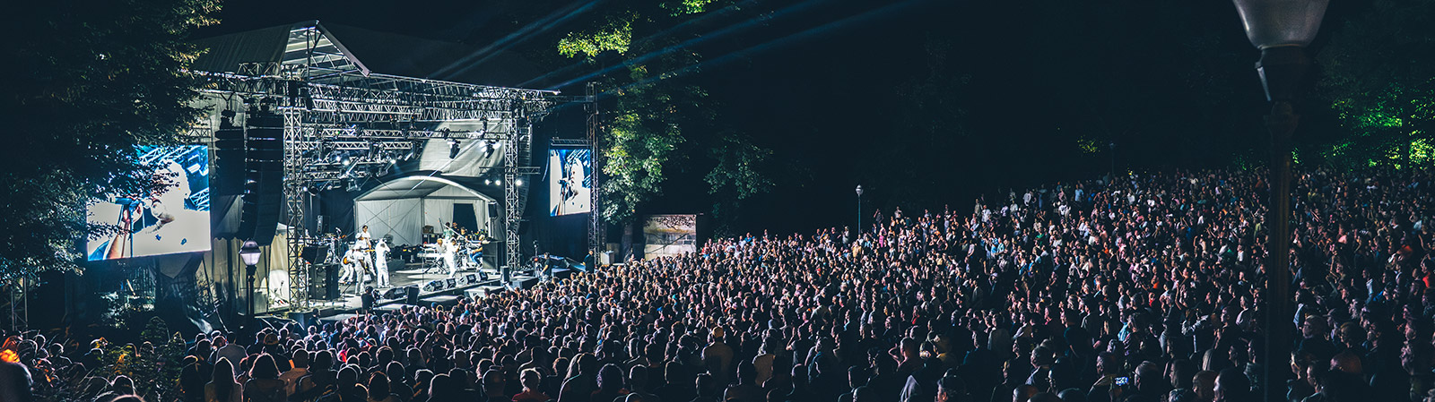 RollingStoneFra's tweet card. Billetterie du festival Blues Passions 2026 à Cognac : infos bientôt disponibles. Suivez nos réseaux pour connaître la date d’ouverture.