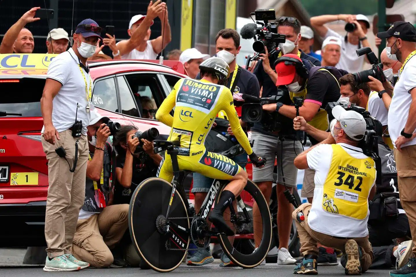 nygaardbn's tweet card. Tour – dag 19. Der følger en nedarvet kontekst med, når man vinder, og den vokser endnu mere i munden på mange, når man vinder stort.