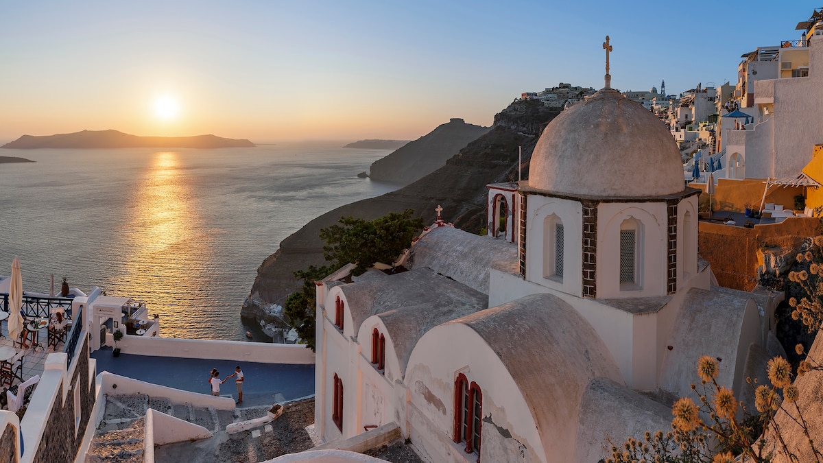 2BLOCALapp's tweet card. This Greek island gets very busy in the summer and fall. Here’s some expert advice on ways to avoid the crush, like visiting key sites off-hours and finding quiet villages.