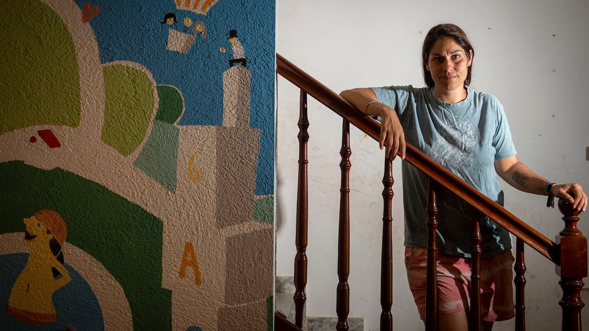 yo_neuromante's tweet card. Diez personas se quitan la vida cada día y España suspende en prevención. Los expertos alertan de que la crisis sanitaria ha sacudido la salud mental: las tentativas se disparan entre los jóvenes