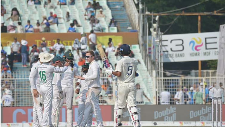 NandighoshaTV's tweet card. ଦକ୍ଷିଣ ଆଫ୍ରିକା ବିପକ୍ଷ ପ୍ରଥମ ଟେଷ୍ଟରେ ଭାରତ ୩୦ ରନରେ ପରାସ୍ତ ହେବା ପରେ ଏବେ ଓ୍ବାର୍ଲ୍ଡ ଟେଷ୍ଟ ଚାମ୍ପିୟନଶିପ (WTC) ୨୦୨୫-୨୭ର ପଏଣ୍ଟସ ଟେବୁଲର ଚତୁର୍ଥ ସ୍ଥାନକୁ ଖସିଆସିଛି ଟିମ୍ ଇଣ୍ଡିଆ । ଏଭଳି ସ୍ଥିତିରେ ଭାରତ WTC ଫାଇନାଲ ଖେଳିବ...