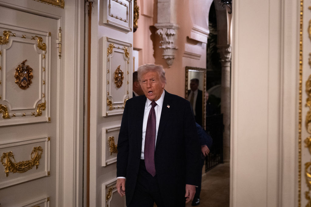 BuzzEdition's tweet card. Unveil the unexpected: Trump's Mar-a-Lago photo sparks chaos as fans spot what shouldn't be in his hallway. Is it a historical replica or...