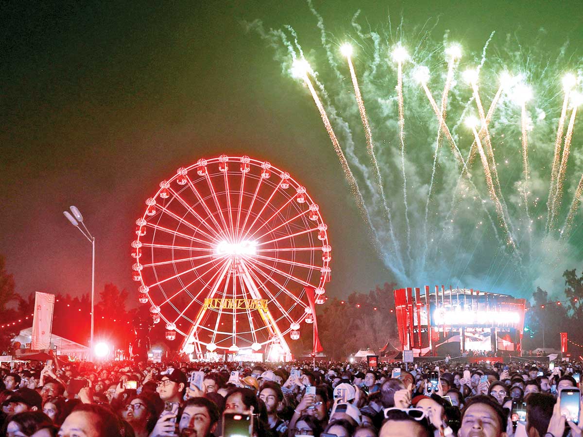 Excelsior's tweet card. Cachirula y Loojan, Bad Gyal y Bellakath se robaron el segundo día del festival de reguetón más grande de la CDMX