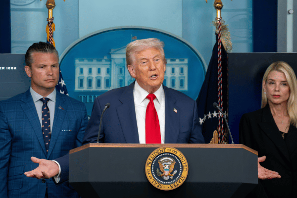 slatornews's tweet card. A US judge rules against the Trump administration on live ASL at press briefings; The White House appeals.