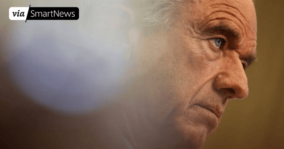 maryannsnowtx's tweet card. The message is ham...