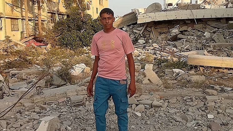 DoNtCoNfOrM1993's tweet card. I am Amjad from Gaza City. I live in a house of 11 people. We are suffering from a shortage of food, water and shelter. We launched this campaign to help me make a living. I hope you can help me. We...