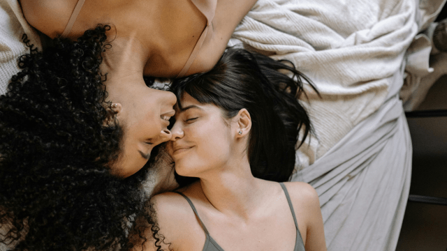 DIVAmagazine's tweet card. We asked a licensed sexologist and relationship therapist to share her sage advice for sapphics ahead of their first times